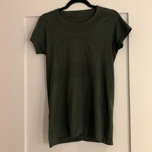 Lululemon forest green swiftly tech short sleeve, size 10